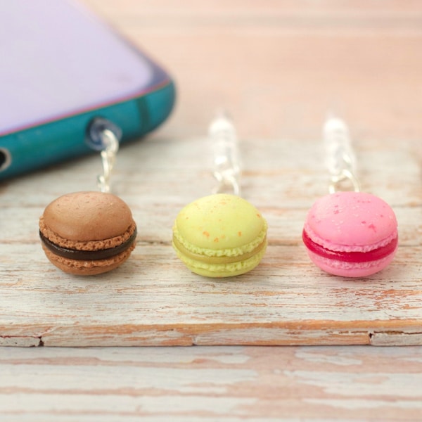 Anti poussière macarons framboise chocolat et pistache réalistes miniatures en pâte polymère protection pour prise jack téléphone breloque