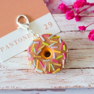 Charm Donut mit Schokolade aus klassischer Silberkarabiner-Polymerpaste zur Dekoration von Taschenset oder Schlüsselanhänger