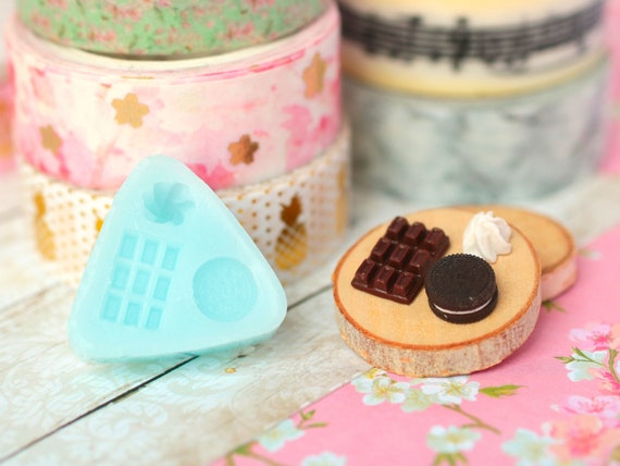 Moule en silicone souple Mini biscuit 8mm tablette de chocolat et chantilly pour créations gourmandes en pâte polymère ou porcelaine froide