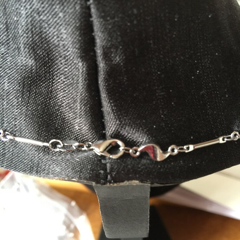 flat silver 45 cm long metal chain