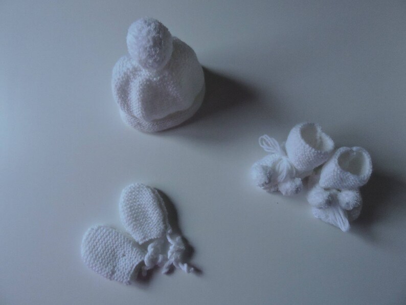 Baby gift box knit in garter stitch