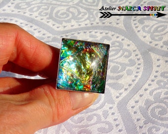 multicolored handcrafted iridescent kokopelli engraved silver kokopelli 1.57 4 cm round Amerindian magnifying glass pendant