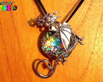 Collier Ajustable Pendentif Eragon le Dragon de Feu - Pendentif Artisanal Multicolore Iridescent - Bijou Contes et Légendes Fait Main