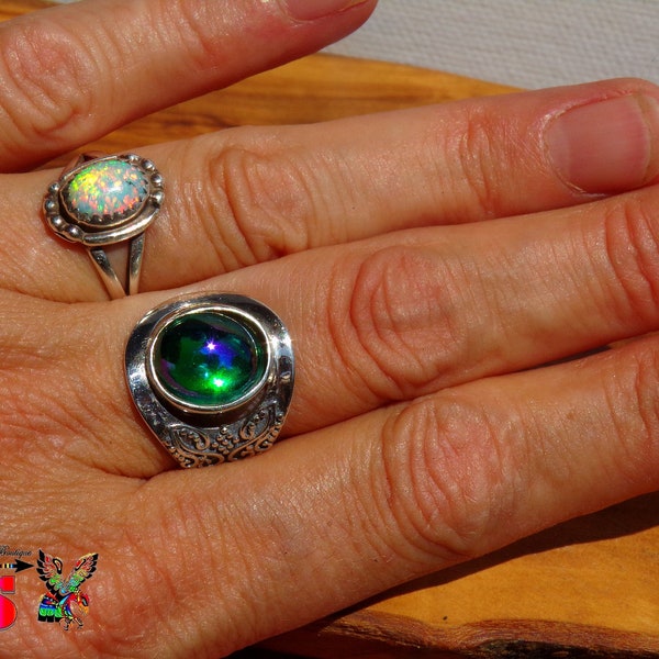 Bague ajustable argent thaï et cabochon en cristal - Cristal Autrichien vert iridescent - Bague ciselée motifs fleurs -Bijou précieux argent