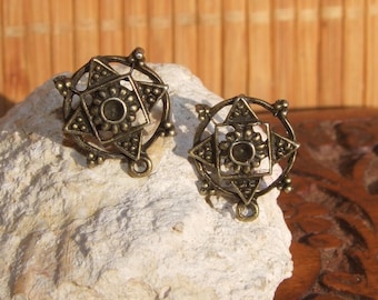 3 Pairs of elaborate ethnic earrings in aged bronze metal, 18 mm in diameter