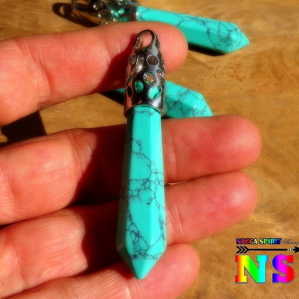 Pendentif Bohème Tribal Ethnique de 6.5 cm ("2.56),  Aiguille de Turquoise Naturelle du Tibet Sertie sur Bélière Ouvragée Plaqué Argent