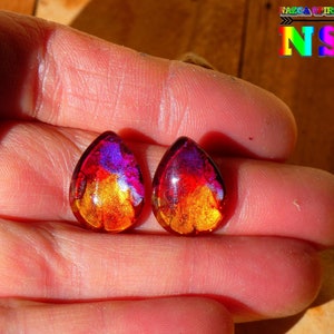 Paire de Cabochons Gouttes Verre Dôme de 1.8 cm ("0.70) x 1.3 cm ("0.51) -Coloration Artisanale Multicolore Iridescent -Création Artistique