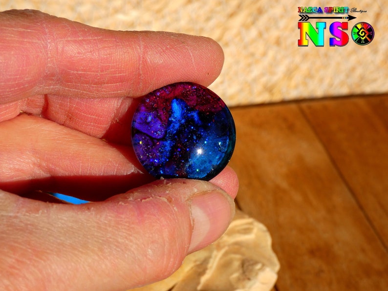 0.98 Artistic Creation Handmade - Cabochon Multicolored Iridescent for Creation Jewelry Cabochon Round in 2.5 cm Bombed Glass