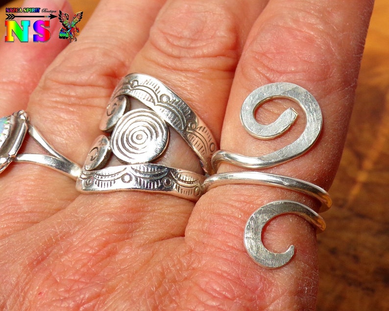 Adjustable ethnic ring in Sterling Silver T55size US 7.5-handmade handcrafted jewel-hammered silver finish-punched jewel