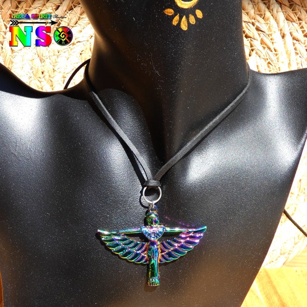 Collier Egyptien Ajustable Pendentif Déesse Isis en Laiton Galvanisé Multicolore- Bijou Egypte Antique Arc-en-Ciel Iridescent