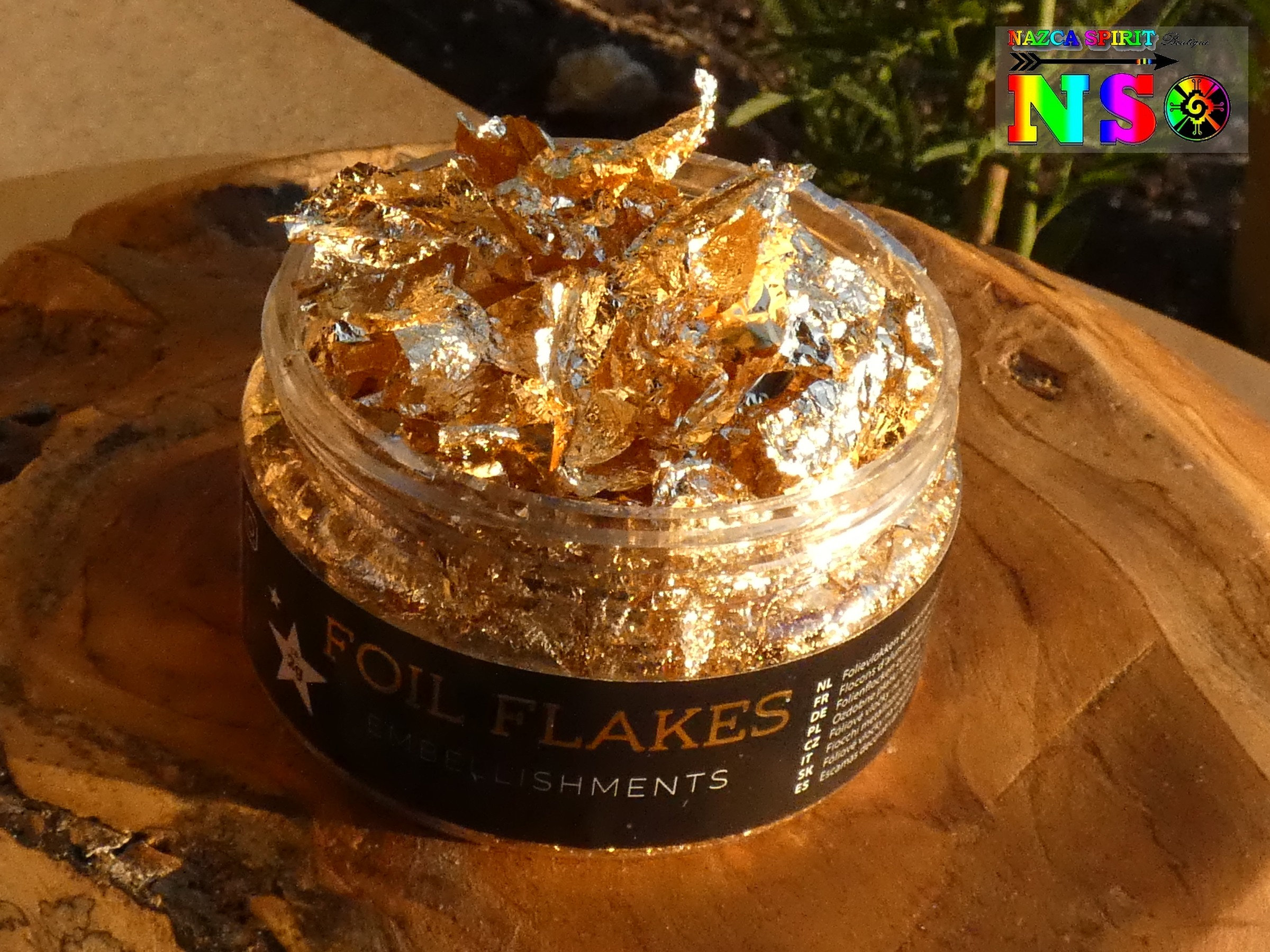 Gold Leaf for Nail Salon and Creative Hobbies, Pot Containing 2 Grams of  Gold Leaf Flakes, for Resin Inclusion, Gold Embellishment 