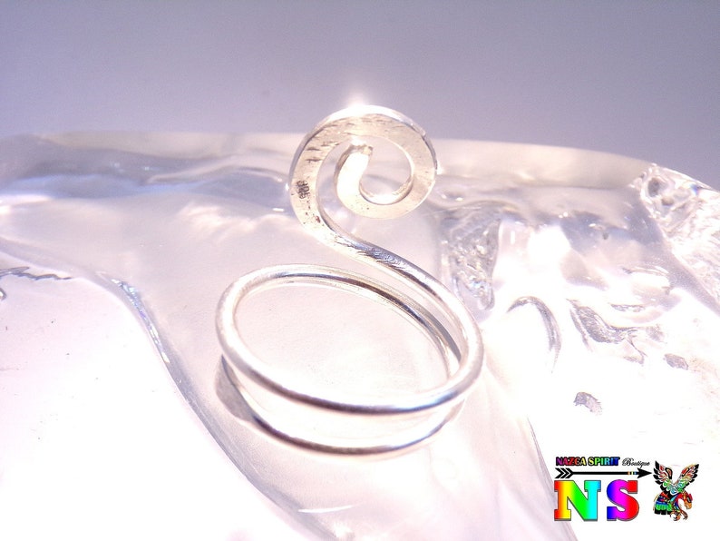 Adjustable ethnic ring in Sterling Silver T55size US 7.5-handmade handcrafted jewel-hammered silver finish-punched jewel