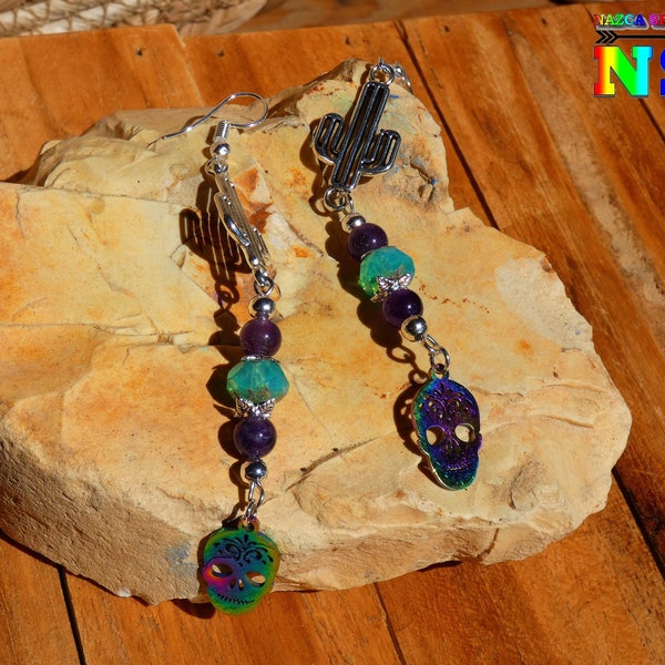 Pendants Esprit Mexique de 9.5 cm ("3.74) de Long - Boucles d'Oreilles Crânes Mexicains Multicolores Acier Inoxydable Cactus et Améthystes