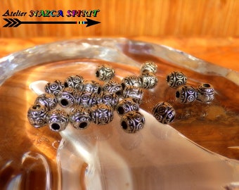 Perles Intercalaires Lanternes de 6 mm/ Alliage Tibétain Plaqué Argent / Perles Tubes Tonneaux / Perles Gravées / Gravures Ethniques