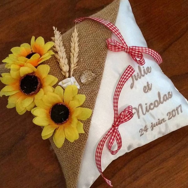 Coussin pour alliances / porte-alliances / coussin de mariage : thème champêtre / tournesols / blé - ton dominant choco ou autre