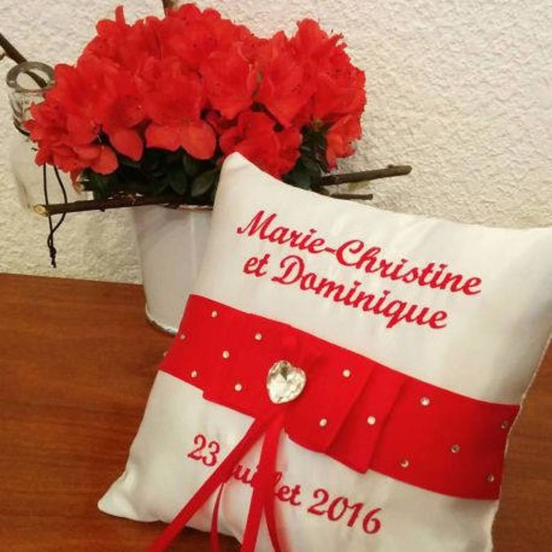 Visitez notre boutique, nombreux modèles disponibles. coussin d'alliances, coussin de mariage, porte-alliances personnalisé de votre choix image 1