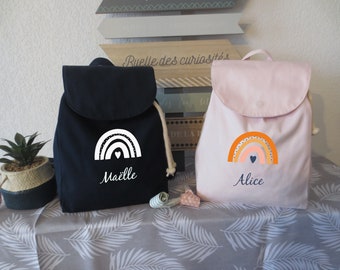 Sac à dos enfant personnalisé avec le prénom pour la maternelle,la crèche , la nounou, en week-end en balade et motif de couleur différentes