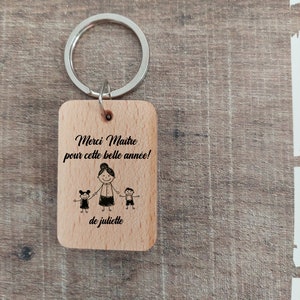 Gepersonaliseerd houten sleutelhangercadeau voor meesteres en meester, of atsem, logopedist, eindejaarscadeaus, unieke cadeaus