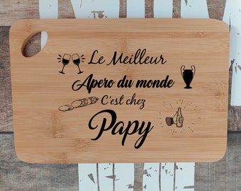 Planche à découper avec décor en bambou, idée cadeau papy, cadeaux d'anniversaire, fête de noël ou pour toutes occasion!