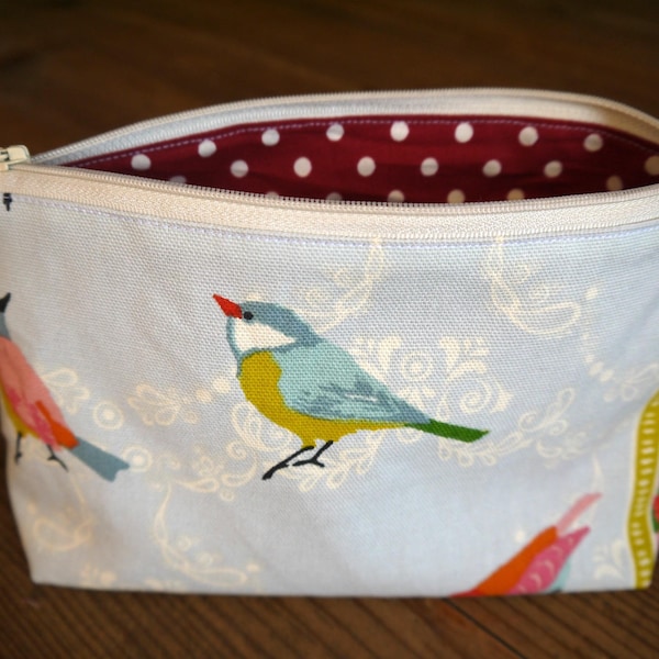 Trousse à maquillage ou autre zippée et doublée "Oiseaux, Fraises, Etoiles, Pois"