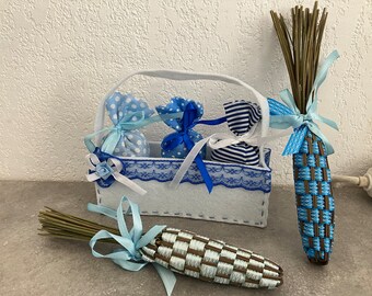 sachet de lavande , panier en feutrine et 3 sachets de lavande et 2 fuseaux ,cadeau unique fait main