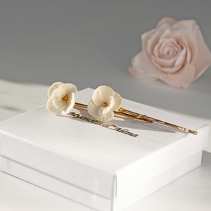 Ivory flower hair bobby pins, Bridesmaid flower clip, Bridal shower gift, Bride flower clip, Boho hair clip, Bohemian wedding clip image 5