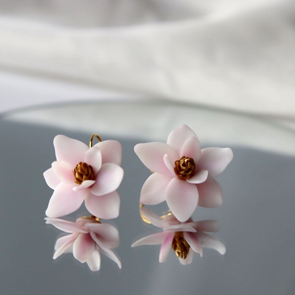 Boucles d'oreilles Magnolia, Boucles d'oreilles fantaisie,  Boucles d'oreilles cadeau, Bijou femme, boucles d'oreille offrir à fête de mères