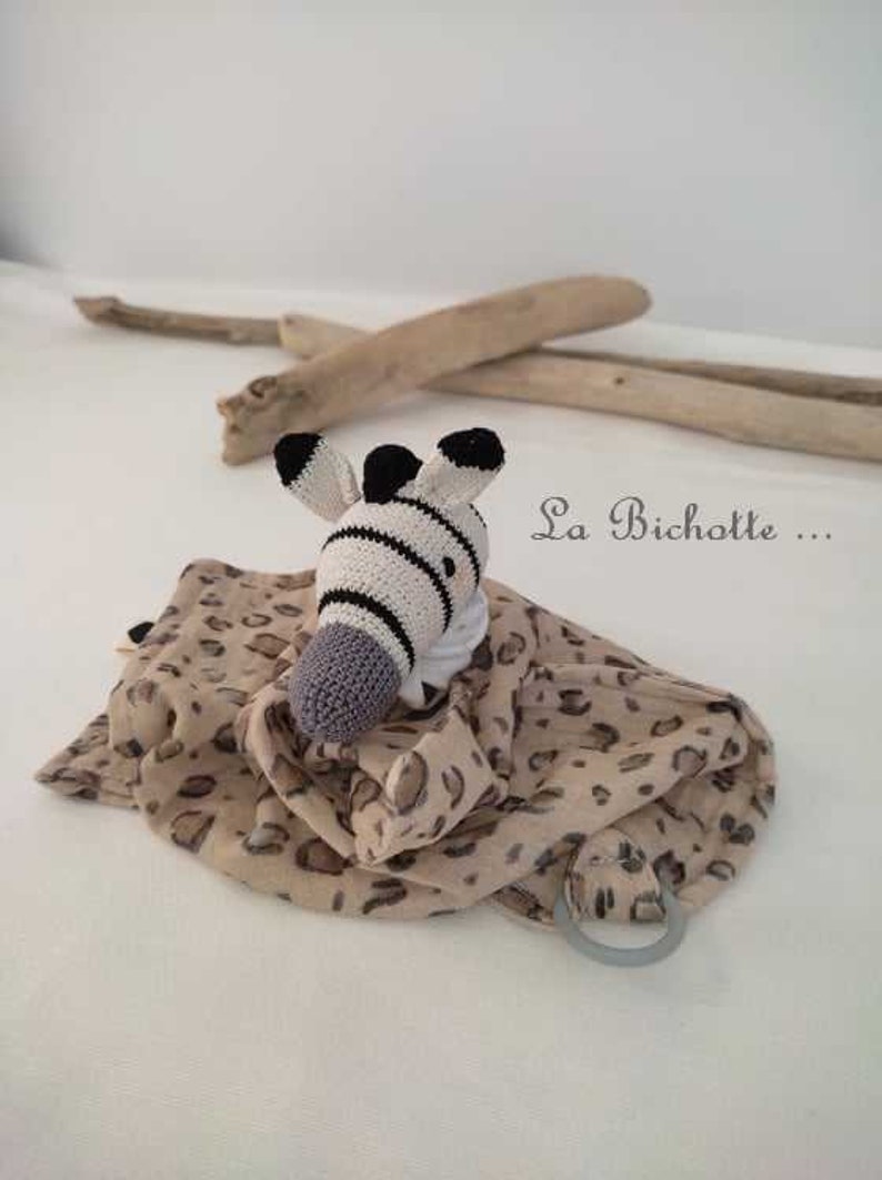 Doudou amigurumi zèbre lange léopard image 1