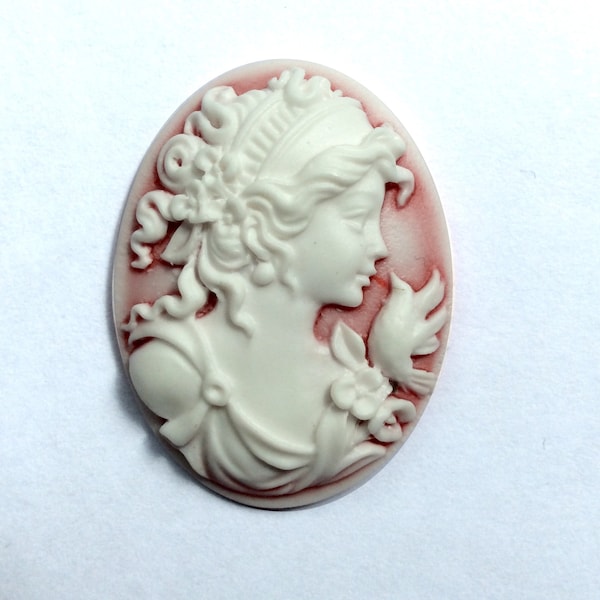 2 resin cameos 30X40 white pattern on red background - Greek woman with bird