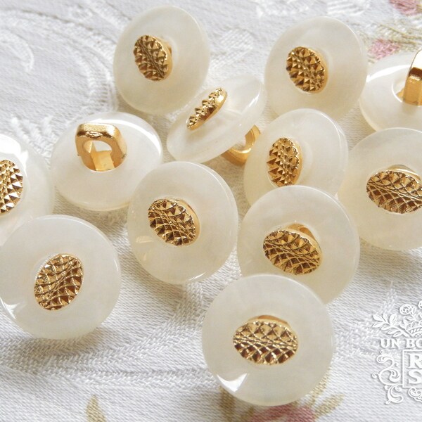 12 petits 14 mm boutons blancs et dorés à queue, vendus par 12 le lot de jolis boutons de couture fantaisie blanc tout en plastique