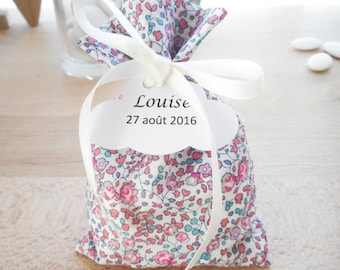 Wedding and Baptism dragees ballotins, Liberty Fabric Eloïse pink dragée, flowers, white ribbon, personalized paper label, pouch, pink