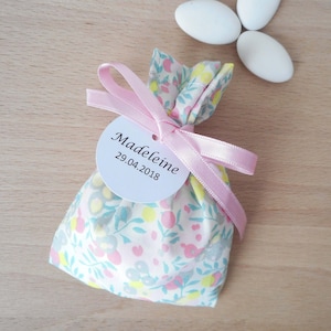 14 scatole di caramelle Liberty Betsy lemonade o Wiltshire macaron, nastro di raso bianco o rosa chiaro, etichetta di carta personalizzata, battesimo