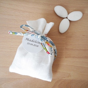 White linen dragees ballotin, Liberty Betsy porcelain cord, personalized paper label, pouch, bag, wedding, baptism, communion
