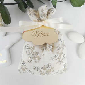 Double gauze sugared almond bag in ecru floral cotton, ivory satin ribbon, wooden or plexiglass labels, baptism, pouch, ballotin, wedding