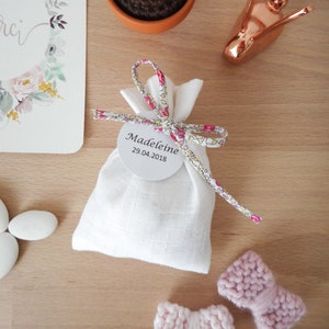 Balla con confetti Lino bianco, corda Liberty Eloïse rosa, etichetta di carta personalizzata, sacchetto, borsa, matrimonio, battesimo, comunione, fiore