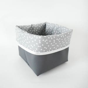 Panier de rangement petit modèle simili cuir gris et tissu gris imprimé minis triangles blancs bord argenté organisateur vide poche image 1