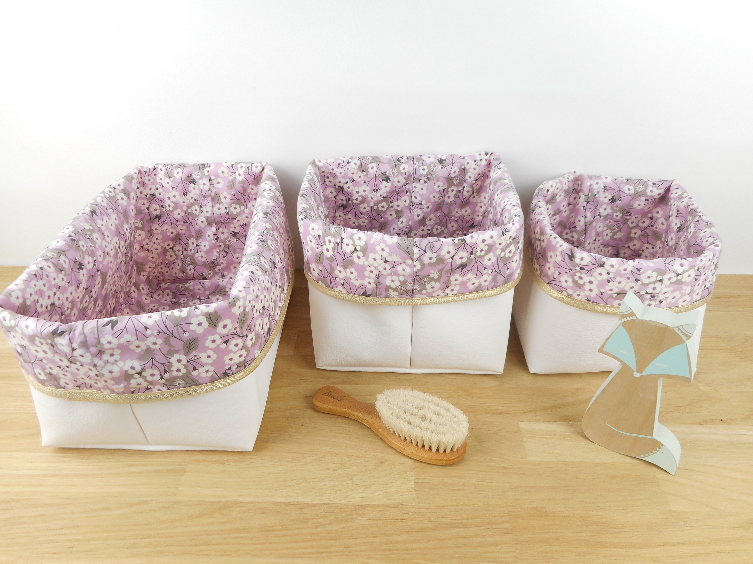 Lot 3 Paniers de Rangement, Petit Moyen et Rectangle, Simili Blanc, Liberty Mitsi Parme, Bord Doré, 