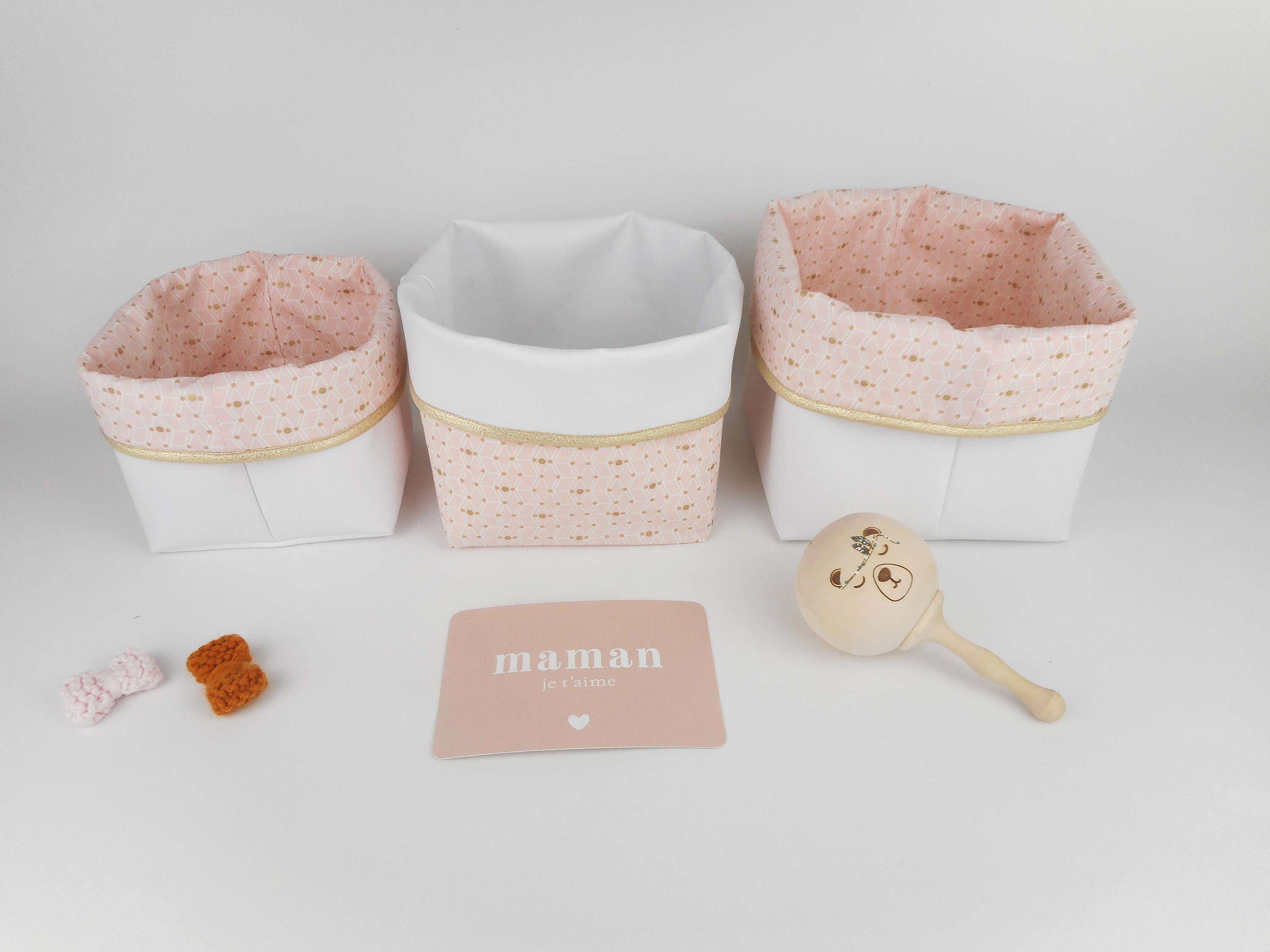 Lot 3 Paniers de Rangement, Petit Moyen Grand, Simili Blanc, Tissu Imprimé Cubes Rose Poudré et Or, 