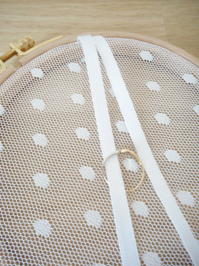 Wedding, Door rings in fabric patterned polka dots on wooden embroidery drum, white ribbon or pink salmon, country, romantic, bohemian image 3