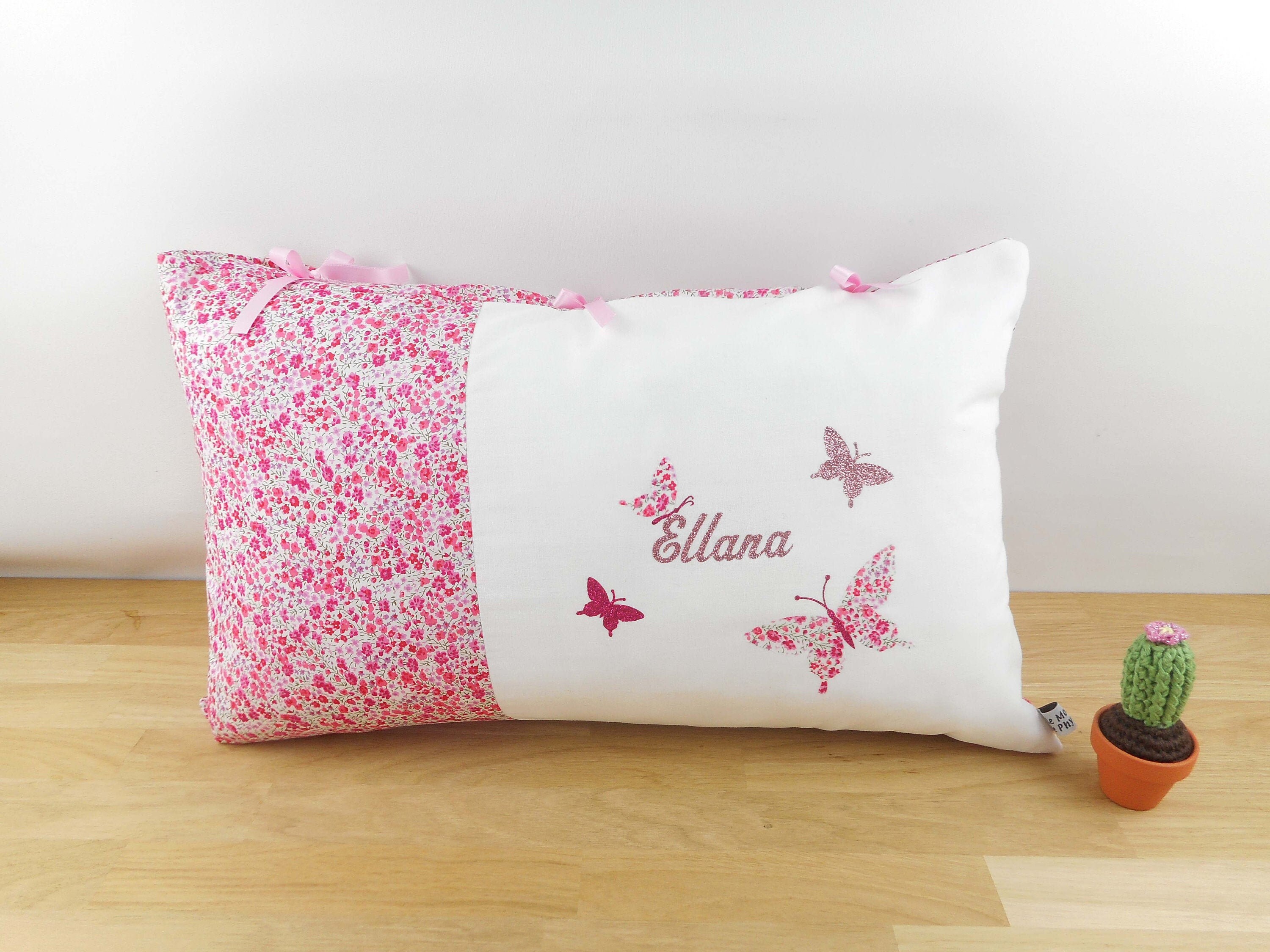 Coussin Personnalisé Liberty Phoebe Rose 50 X 30 cm, Appliqués Prénom et Papillons, Cadeau, Liste de