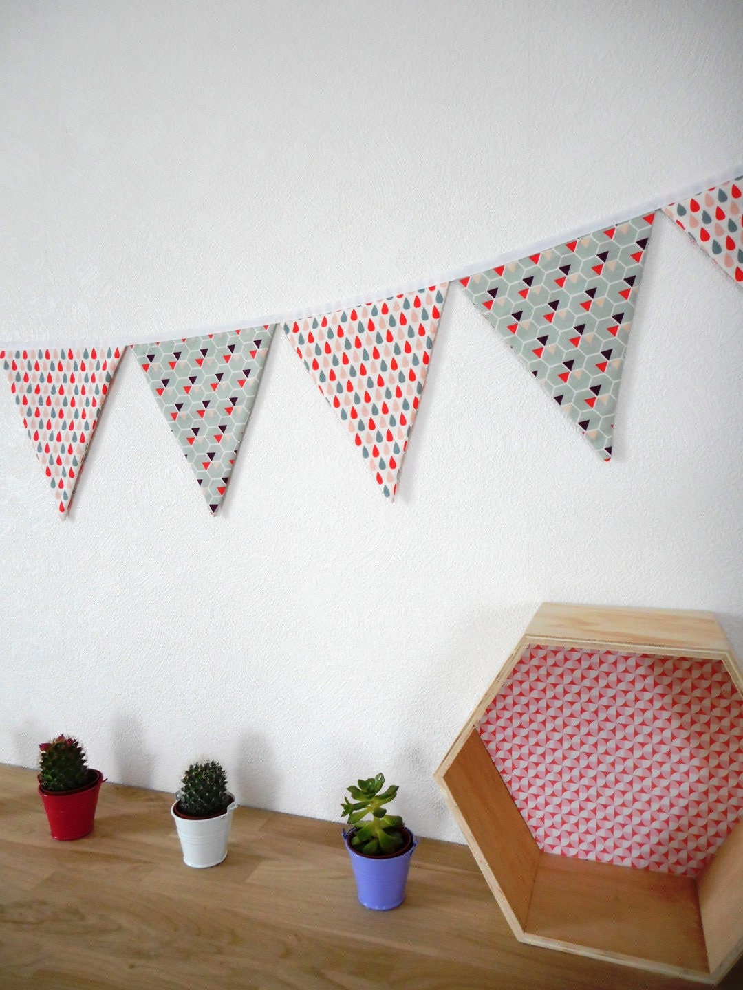 Guirlande de 6 Fanions, Tissu Imprimé Gouttes et Nid Abeilles, Lien Blanc, Décoration Scandinave, Ch