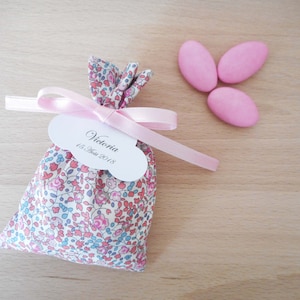 Ballotina per confetti per matrimonio e battesimo, tessuto Liberty Eloïse Pink Dragee, fiori, nastro rosa, etichetta di carta personalizzata, sacchetto, rosa