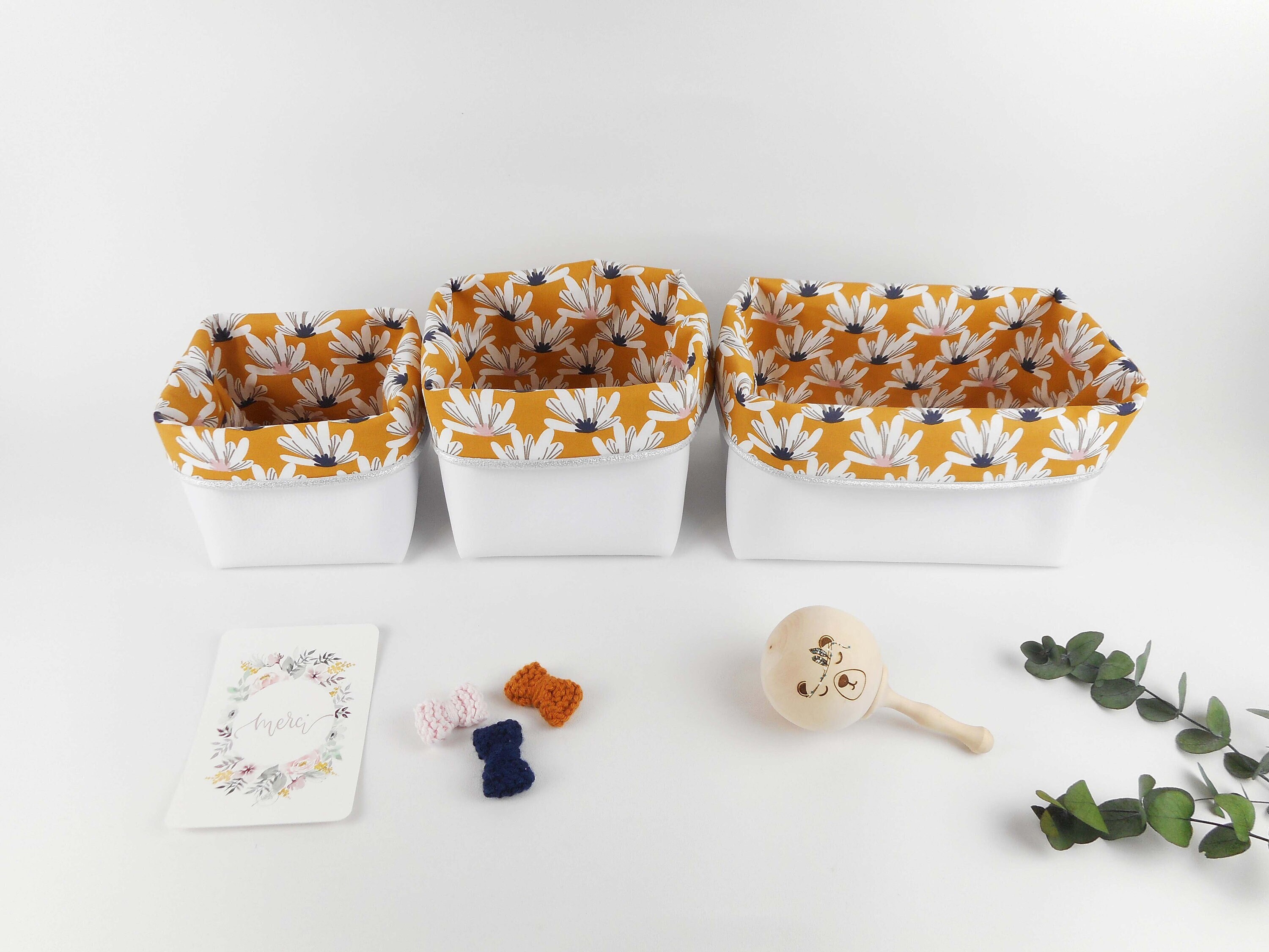 Lot 3 Paniers de Rangement, Petit Moyen Rectangle, Simili Blanc Tissu Moutarde Imprimé Fleurs Lotus 