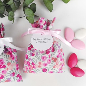 Scatola portaconfetti da giardino estivo Liberty Wiltshire, nastro di raso bianco o rosa chiaro, etichetta di carta personalizzata, matrimonio, battesimo, bambino