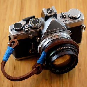Brown Leather Camera Wrist Strap, Buffalo Leather Strap, Noose Style Leather Camera Wrist Strap, Handmade Camera Strap, Vintage Camera Strap