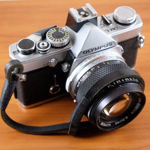 Black Leather Camera Wrist Strap, Buffalo Leather Strap, Noose Style Leather Camera Wrist Strap, Handmade Camera Strap, Vintage Camera Strap