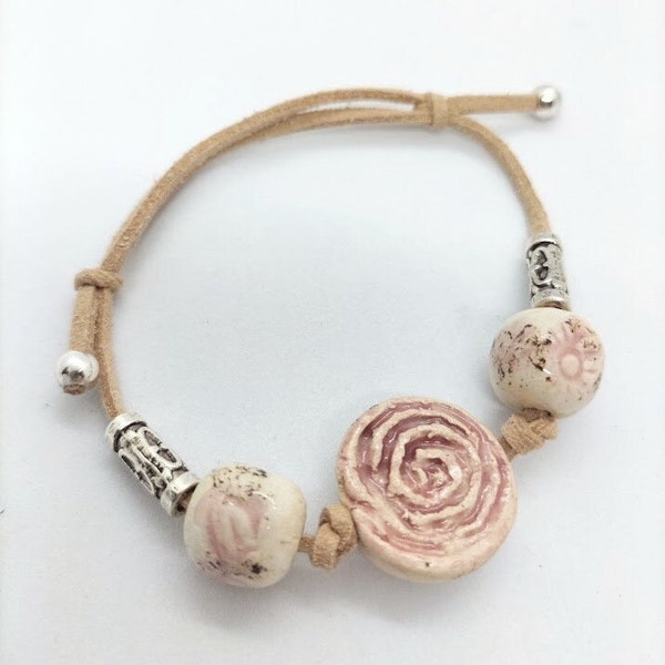 Bracelet bohème perles céramique vieux rose et crème