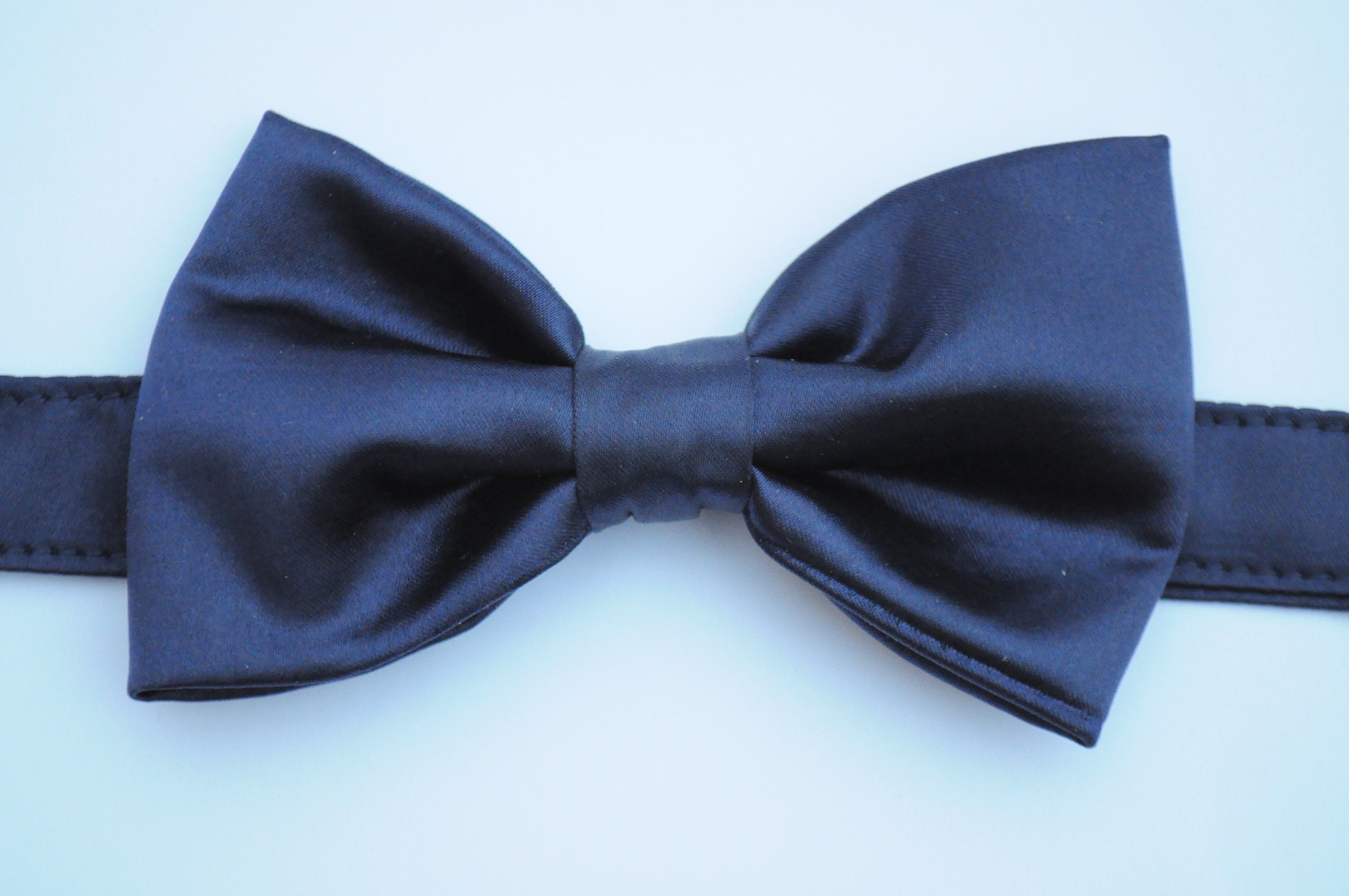 Papillon Pre-legato In Microfibra, Motivo Cachemire Classico, Blu Navy E Rosso, Taglia Unica Con Cinghia Regolabile Fino A 48 Cm