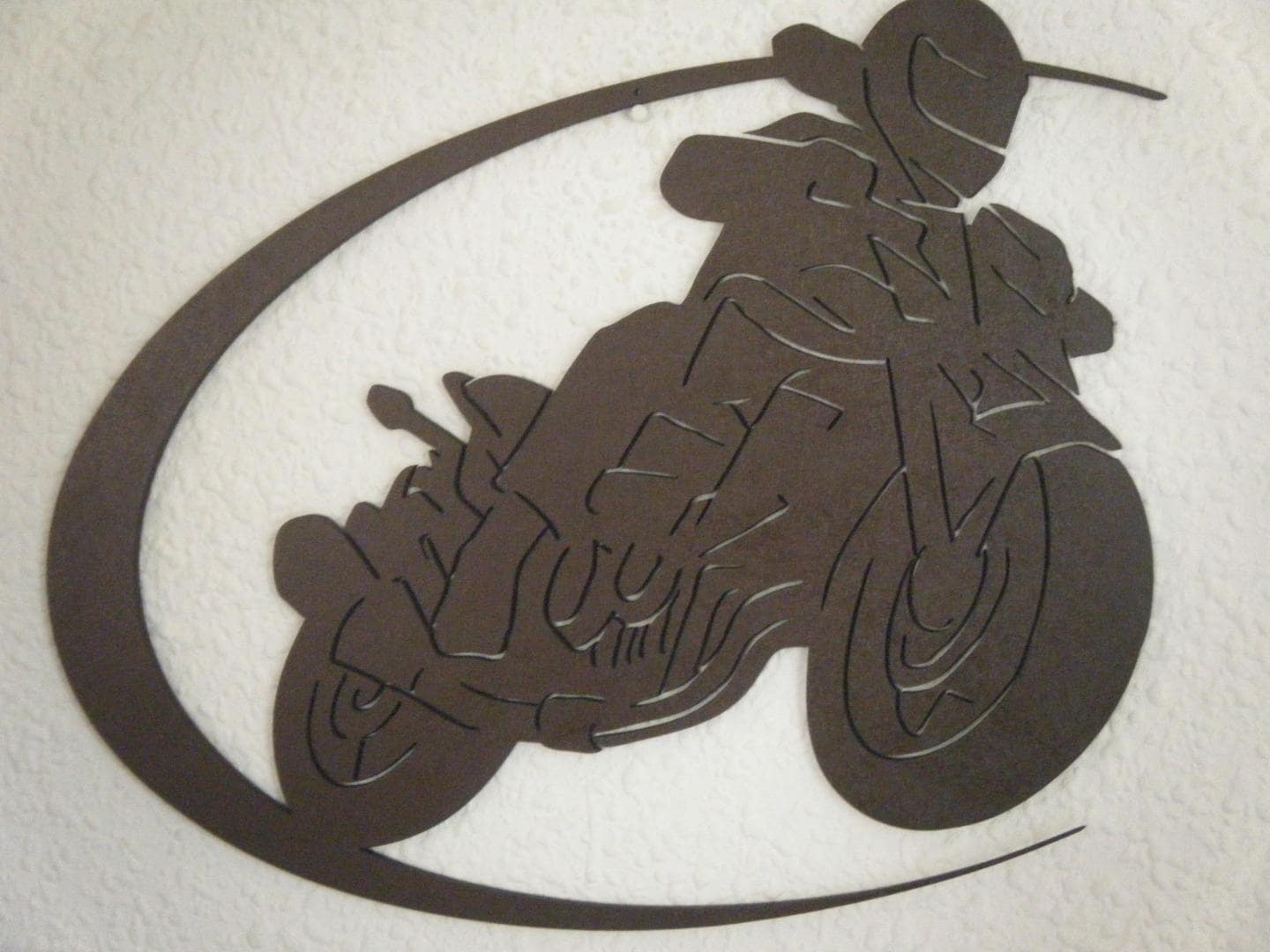 Moto en Bois Découpé