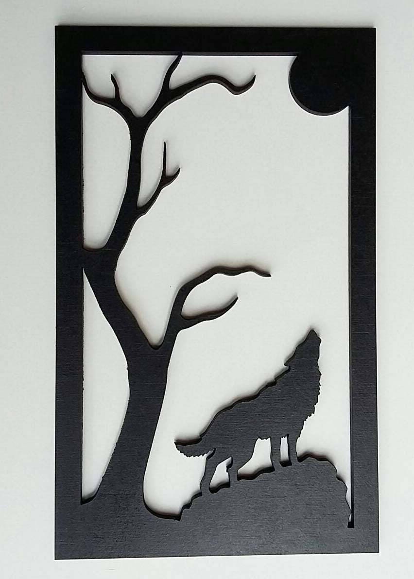 Loup Hurlant à La Lune en Bois Découpé et Peint